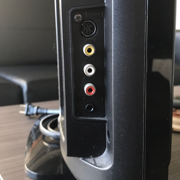 14 Inch Phillips TV - Picture 3 of 6